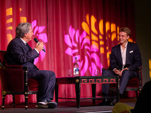 Bernhard Schär in a talk with Henry Bernet